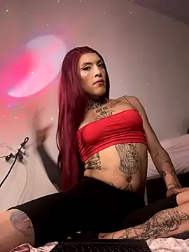 charlotbelucci  online show from 09/17/25, 12:18