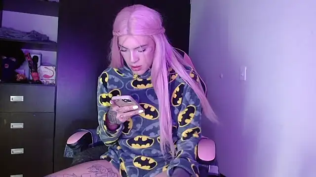 charlotbelucci  online show from 11/20/25, 08:14