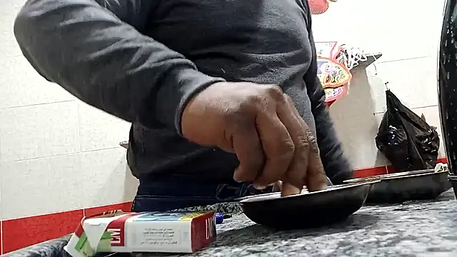 Snapshot of ListedLoin chatting on 03/01/25, 12:23 ListedLoin online show from 03/01/25, 12:23