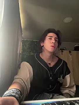 Yogurdebrownie69 online show from 02/14/25, 01:51