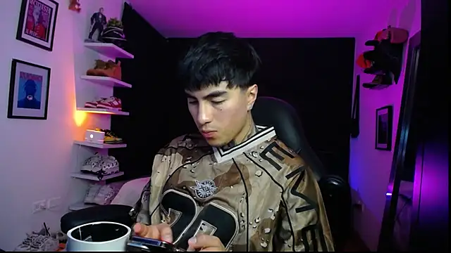 jung dragon online show from 09/26/25, 04:16