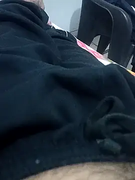 Snapshot of myhot1551 chatting on 03/21/25, 06:51 myhot1551 online show from 03/21/25, 06:51