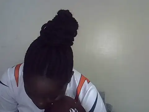 HOT-JAZMINE online show from 05/17/26, 05:42