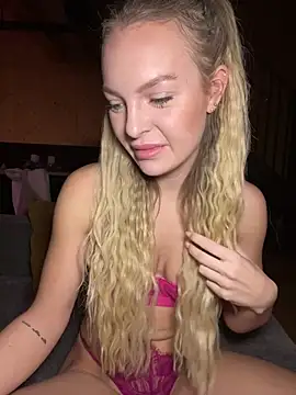 ChiaraVixen online show from 12/10/24, 06:01