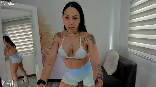 Snapshot of mimmyfit1 chatting on 02/17/25, 08:04 mimmyfit1 online show from 02/17/25, 08:04