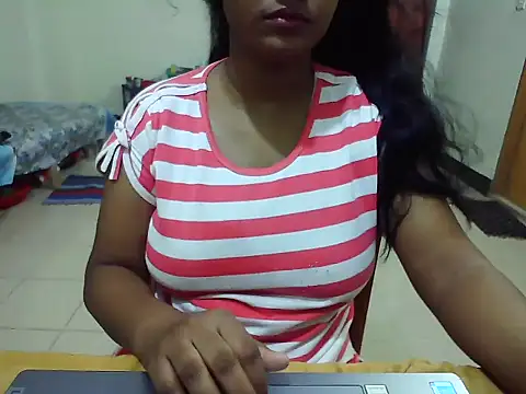 Snapshot of JustinaIra chatting on 09/22/25, 08:11 JustinaIra online show from 09/22/25, 08:11