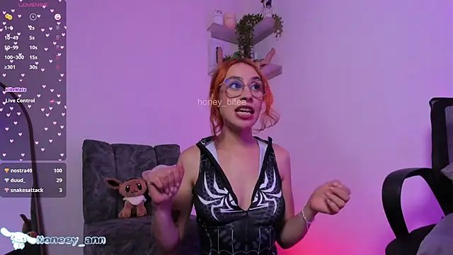 Snapshot of Victoria-ross chatting on 04/09/26, 01:27 Victoria-ross online show from 04/09/26, 01:27