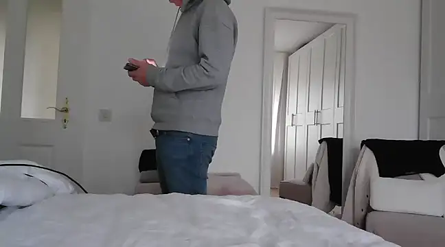 maxmueller321 online show from 12/19/24, 10:02