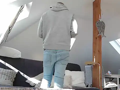 maxmueller321 online show from 03/18/26, 09:12