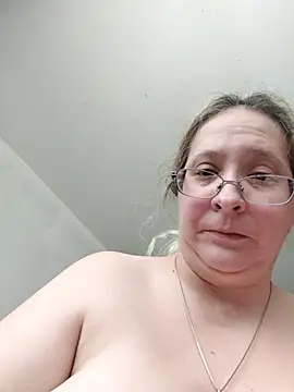 Snapshot of Icedcoffee2024 chatting on 02/24/25, 03:42 Icedcoffee2024 online show from 02/24/25, 03:42