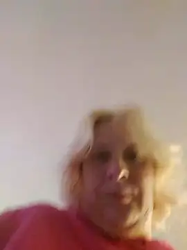 Snapshot of Icedcoffee2024 chatting on 10/17/25, 01:35 Icedcoffee2024 online show from 10/17/25, 01:35