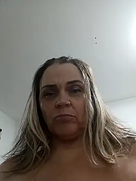 hugebobbs online show from 12/23/25, 07:50