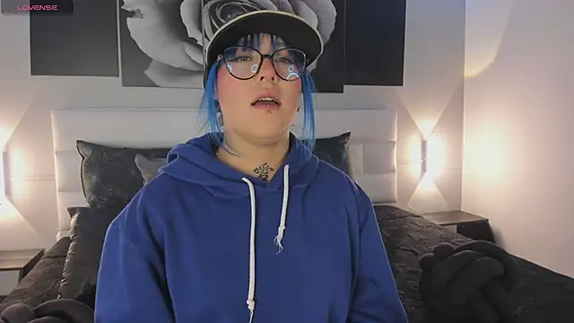 sofi bakerr online show from 11/03/25, 11:33