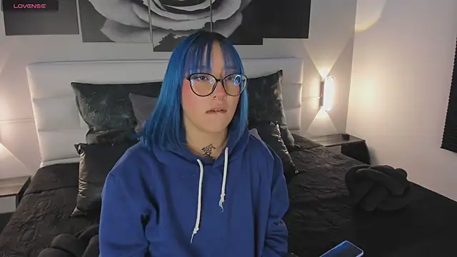 sofi bakerr online show from 11/06/25, 11:33