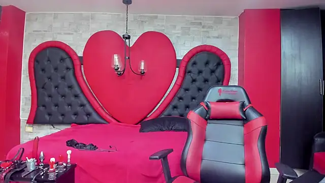 Snapshot of JAYLEN_BDSM chatting on 06/02/26, 11:56 JAYLEN BDSM online show from 06/02/26, 11:56