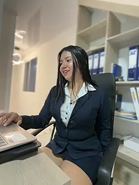 VAL PRINCESS online show from 11/05/25, 12:10