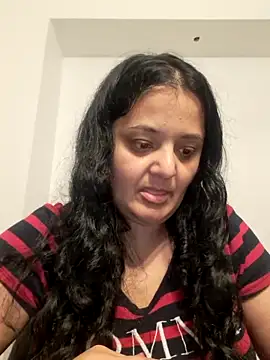 sarahhh1987 online show from 01/05/26, 06:11