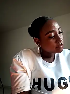 Snapshot of Perlasexyu1 chatting on 10/16/25, 02:40 Perlasexyu1 online show from 10/16/25, 02:40