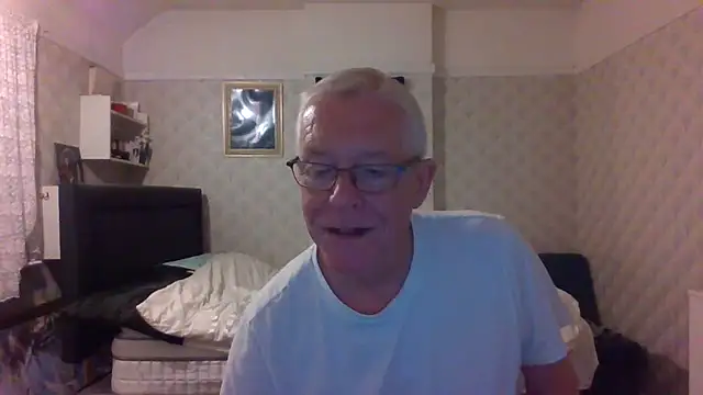 Snapshot of shaun63m chatting on 09/29/25, 12:05 shaun63m online show from 09/29/25, 12:05