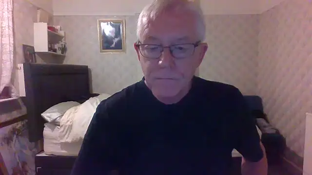 Snapshot of shaun63m chatting on 01/11/26, 12:48 shaun63m online show from 01/11/26, 12:48