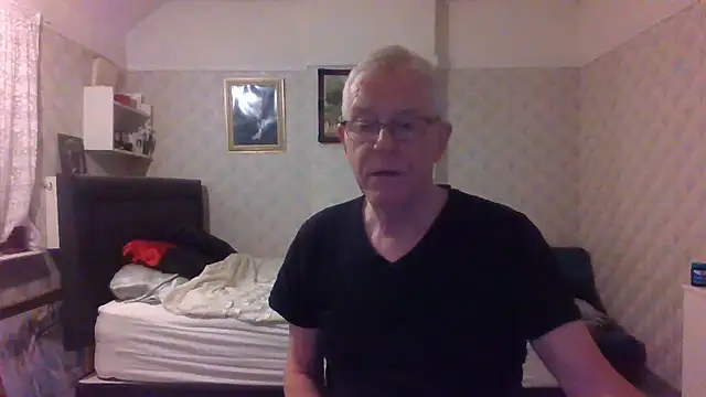 Snapshot of shaun63m chatting on 01/13/26, 12:27 shaun63m online show from 01/13/26, 12:27