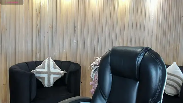 HannaConnor  online show from 12/17/25, 08:26