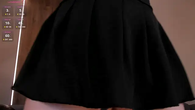 ViolettHansson online show from 02/20/25, 07:41