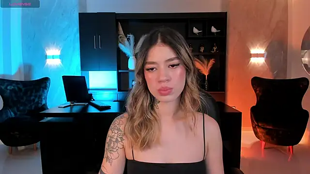 ViolettHansson online show from 10/02/25, 05:53