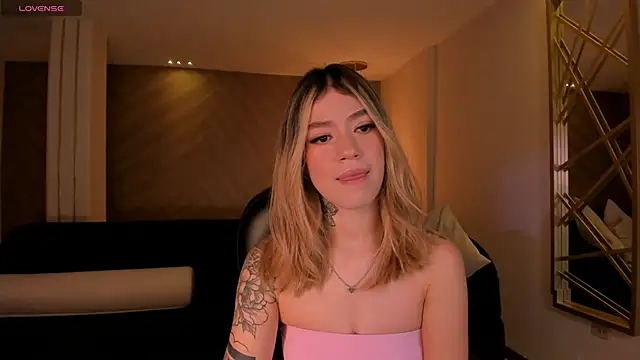 ViolettHansson online show from 01/10/26, 12:18