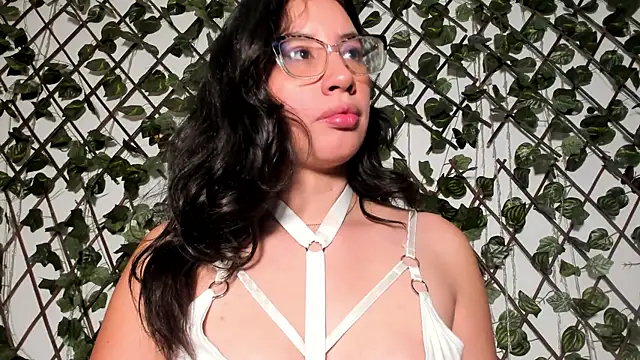 CoralineSanchez online show from 03/27/26, 07:24