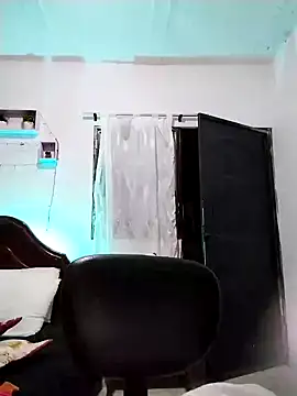 Snapshot of lunanataly chatting on 01/03/25, 09:36 lunanataly online show from 01/03/25, 09:36