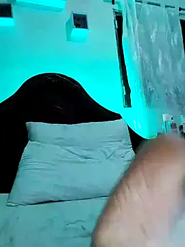 Snapshot of lunanataly chatting on 01/21/25, 12:25 lunanataly online show from 01/21/25, 12:25