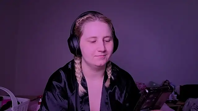 Glitch Witch online show from 06/13/26, 04:10
