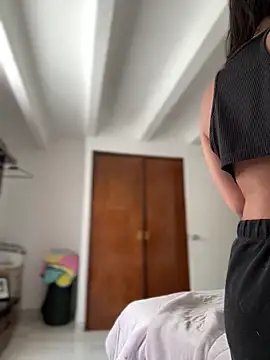 Salome golvert online show from 04/14/26, 04:13