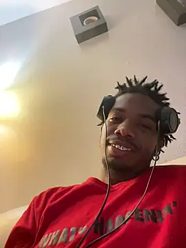 Snapshot of SlimeCrownzOut5 chatting on 12/13/24, 10:23 SlimeCrownzOut5 online show from 12/13/24, 10:23