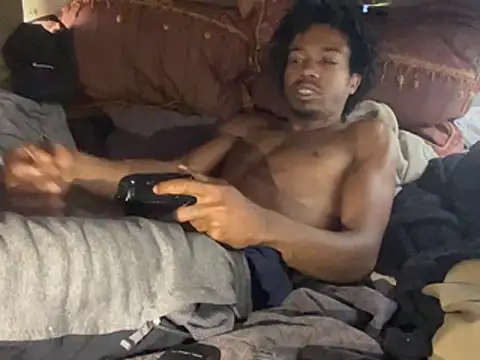 SlimeCrownzOut5 online show from 03/02/26, 07:21