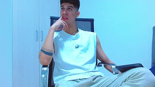 jhony-sex online show from 10/28/25, 03:43