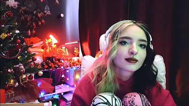 Avi Nile online show from 12/25/24, 05:37