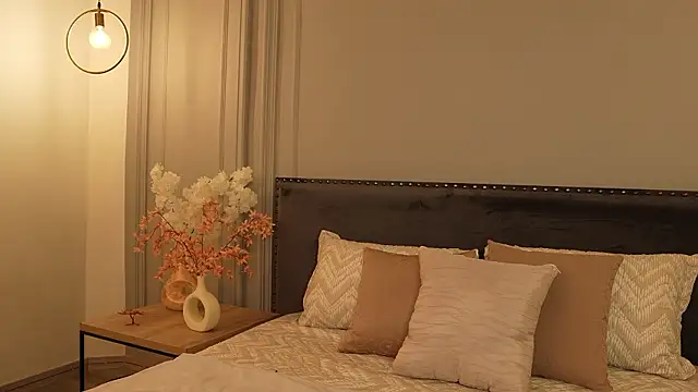 IrisBaker online show from 03/29/26, 12:10