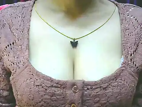 Snapshot of ishmita99 chatting on 11/16/25, 12:44 ishmita99 online show from 11/16/25, 12:44