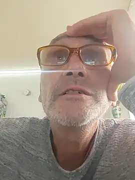 Snapshot of tino66 chatting on 11/01/25, 01:35 tino66 online show from 11/01/25, 01:35