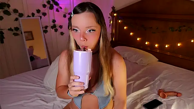 Ayra Lust online show from 11/06/25, 11:04