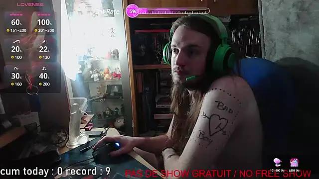 nicolasdumand21 online show from 01/23/25, 12:41