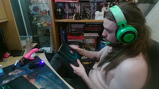 nicolasdumand21 online show from 02/17/25, 07:53