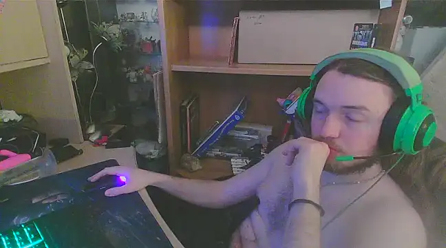 nicolasdumand21 online show from 02/25/25, 08:30