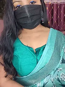 Snapshot of Tanvi-patil chatting on 10/17/25, 03:47 Tanvi-patil online show from 10/17/25, 03:47