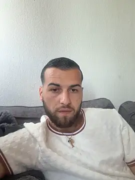 lucasb17 online show from 04/18/26, 04:22