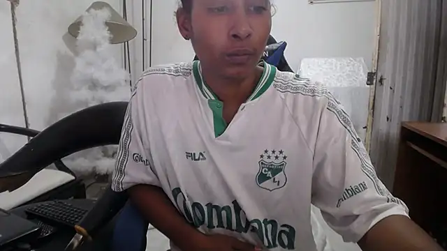 Snapshot of yohatinelly07 chatting on 11/27/25, 08:00 yohatinelly07 online show from 11/27/25, 08:00