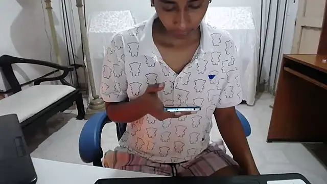 Snapshot of yohatinelly07 chatting on 11/30/25, 11:58 yohatinelly07 online show from 11/30/25, 11:58