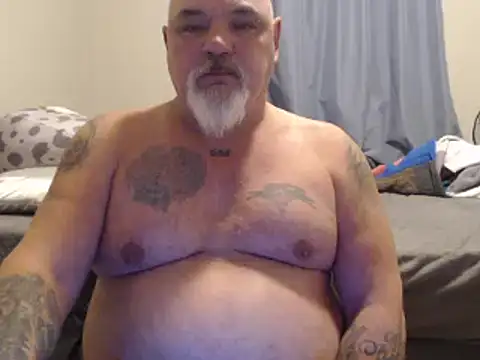 Newfiesausage1972 online show from 01/06/25, 02:03